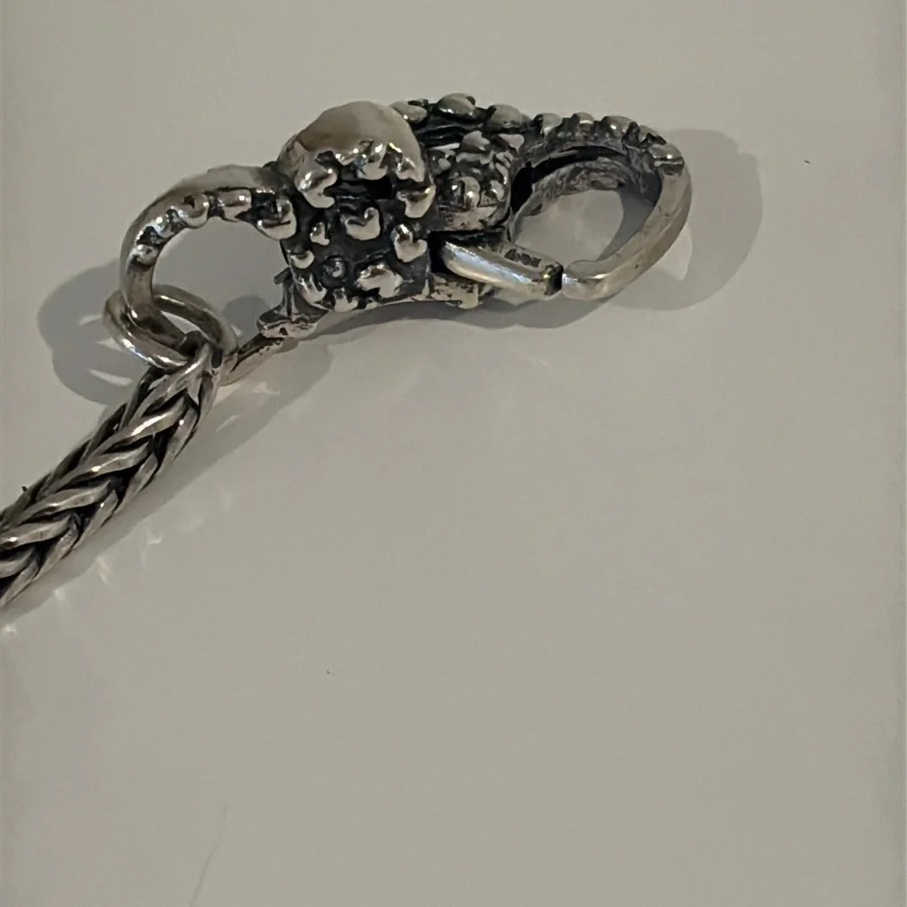 TROLLBEADS sterling silver bracelet with catching hearts lace lock clasp - Picture 16 of 17